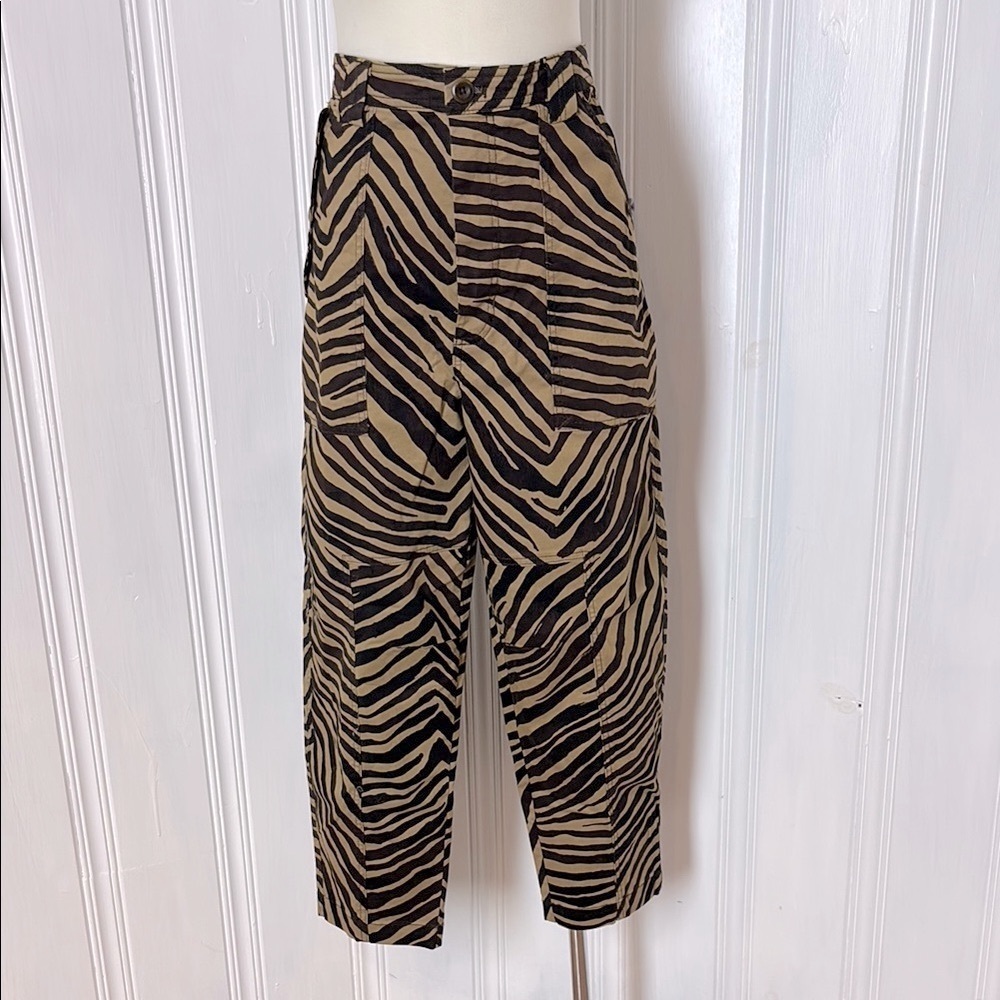🦓 BANANA REPUBLIC Zebra Print Cargo Pants – Size 14